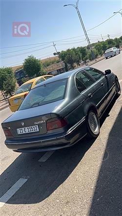 بی ئێم دەبڵیو سیریەس 5